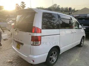 Toyota Noah 2008 Silver