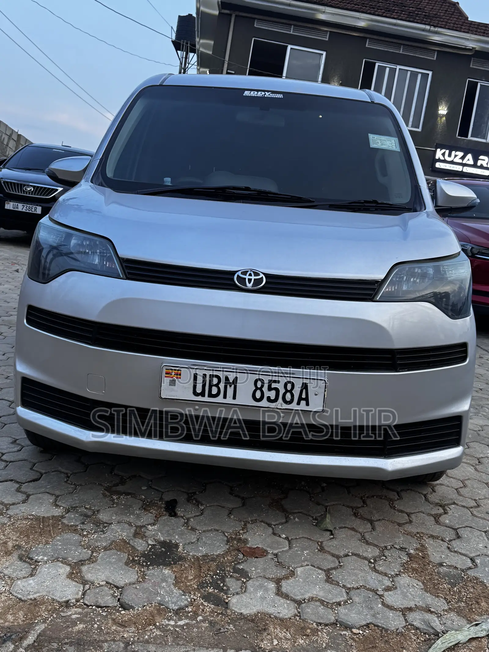 Toyota Spade 2014 Silver
