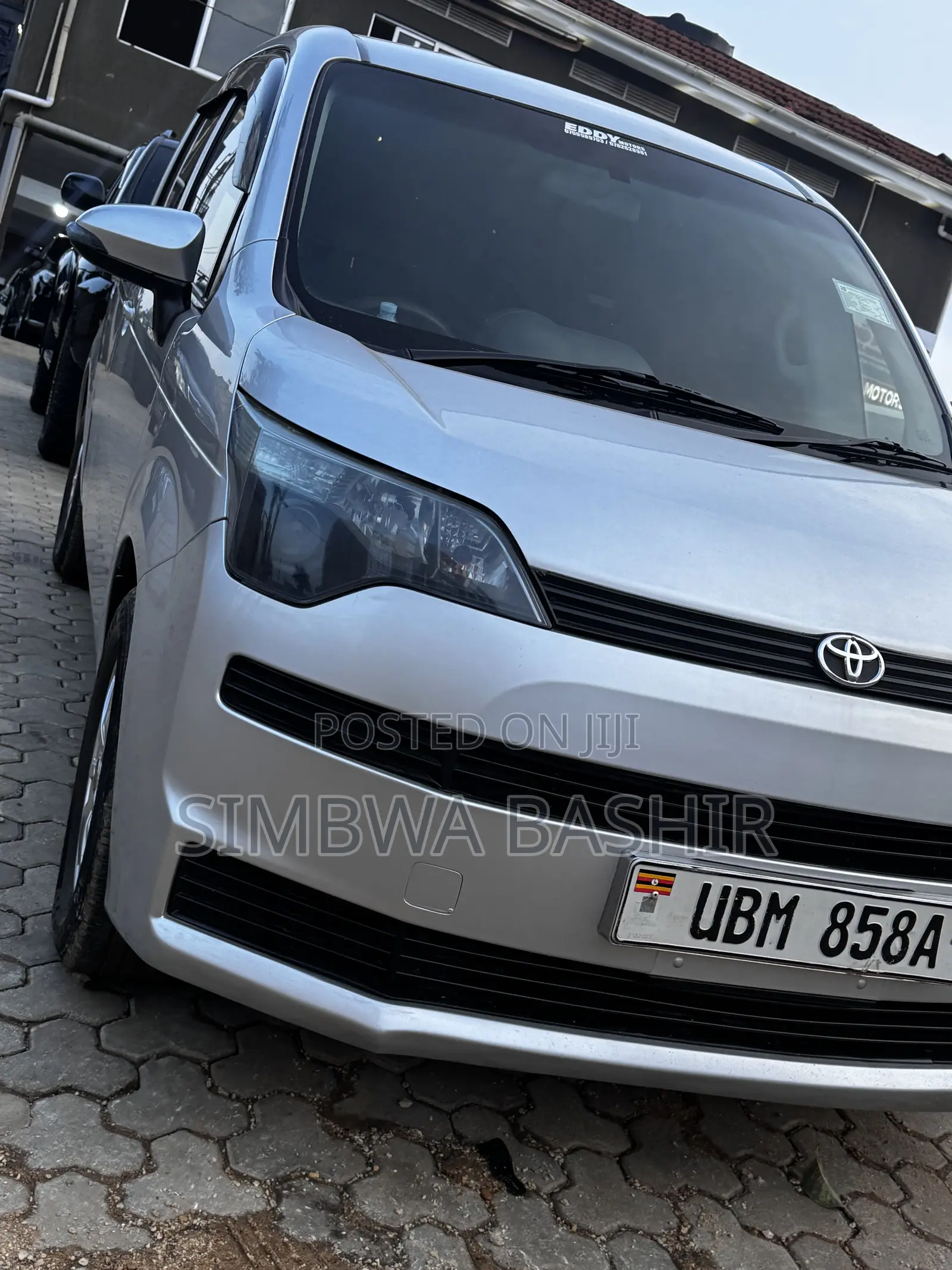 Toyota Spade 2014 Silver