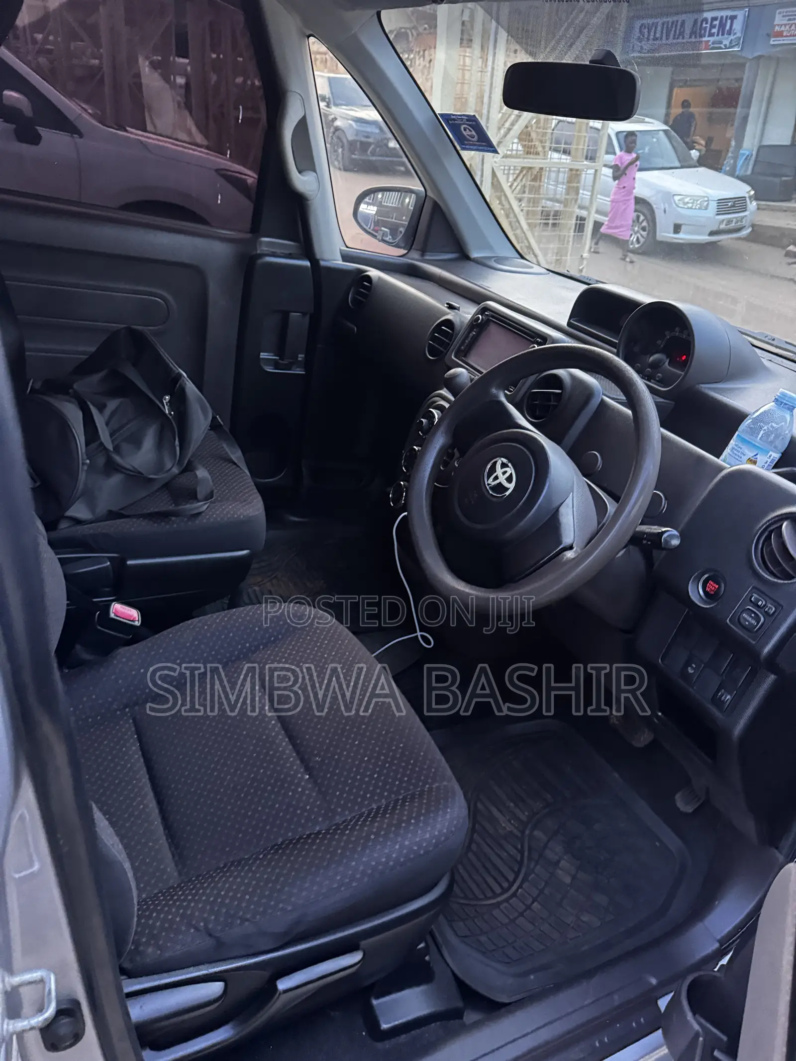 Toyota Spade 2014 Silver