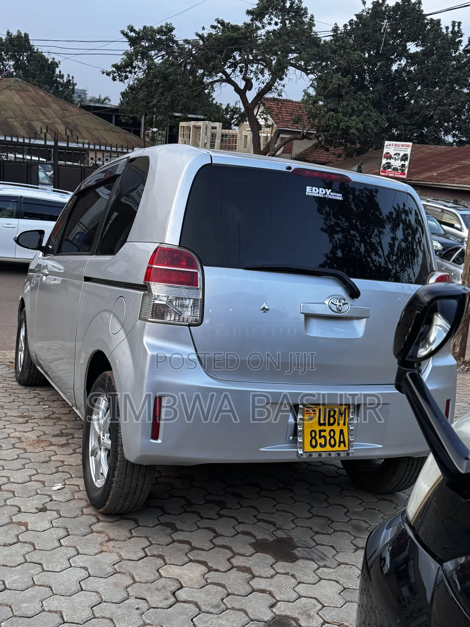 Toyota Spade 2014 Silver