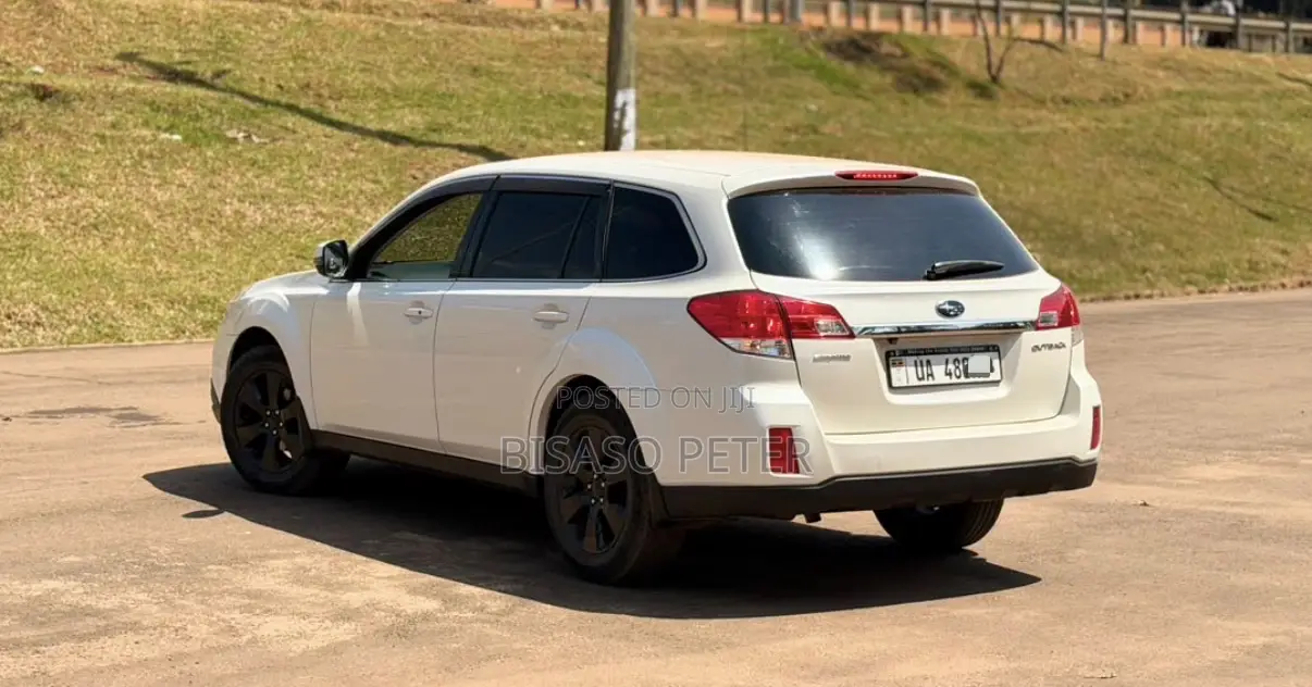 Subaru Outback 2012 White