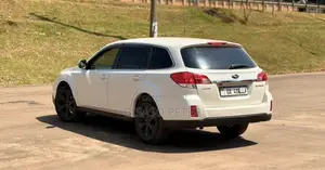 Subaru Outback 2012 White