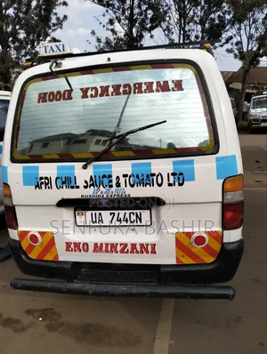 Toyota HiAce 2001 White
