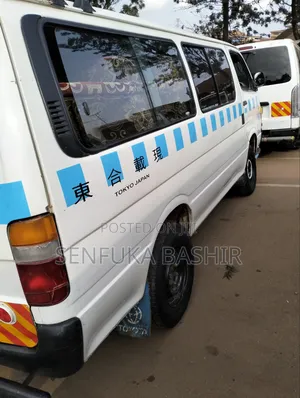 Toyota HiAce 2001 White