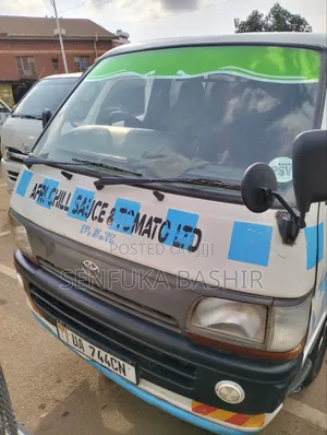 Toyota HiAce 2001 White