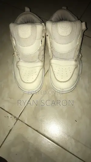OGIY Sneakers