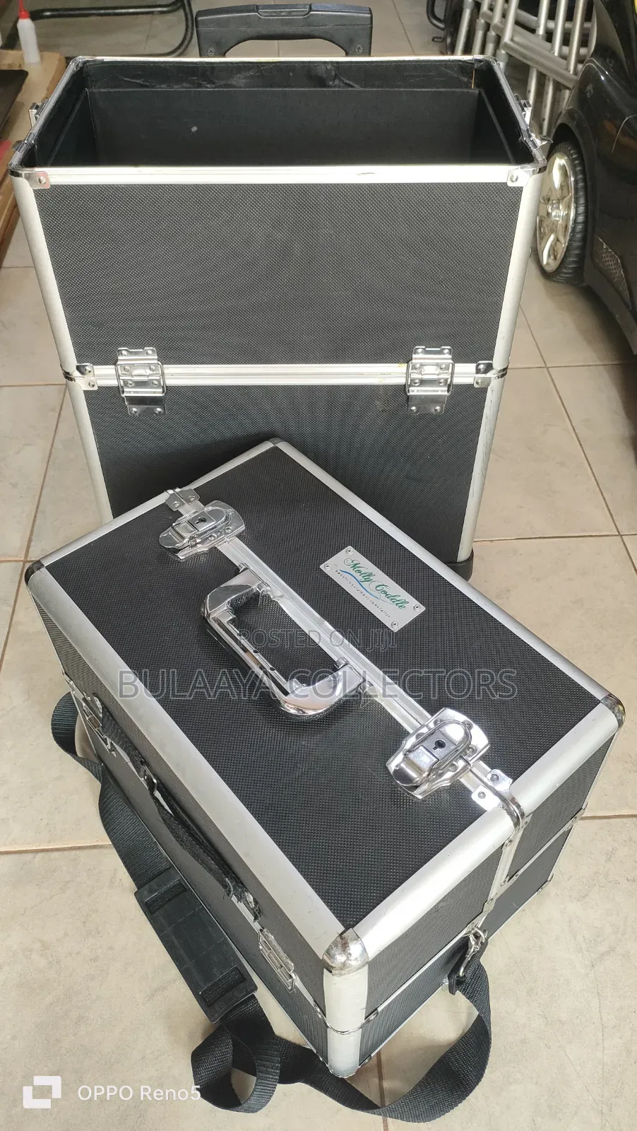 UK Used Professional Rolling Makeup Train Case.