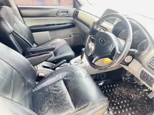 Subaru Forester Automatic 2004 White