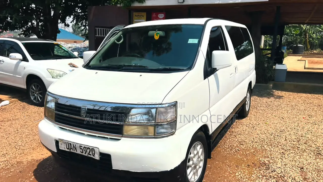 Nissan Grand 2004 White