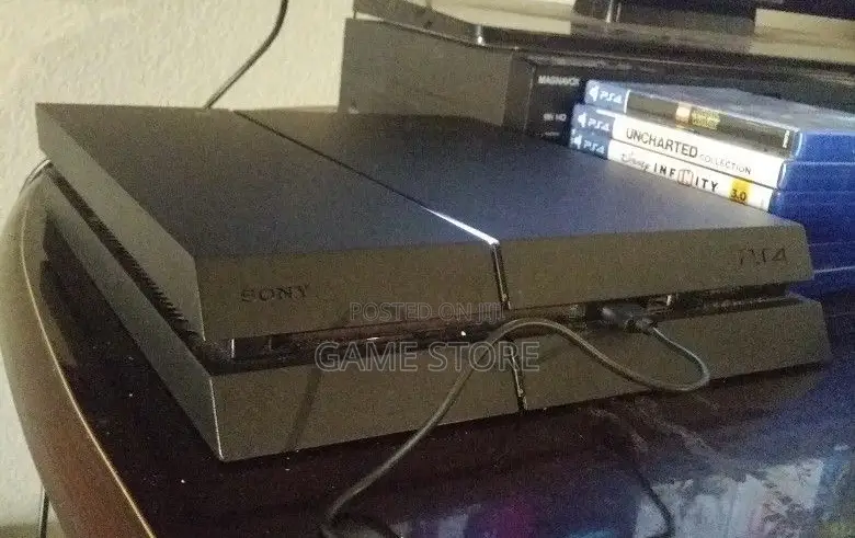 PS4 Standard: The Ultimate Partner for Late-Night Grinds!