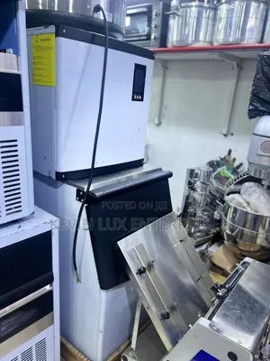 Ice Cube Machine With Cooler System