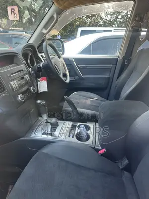 Mitsubishi Pajero 2009 White