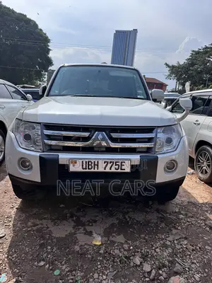 Mitsubishi Pajero 2009 White