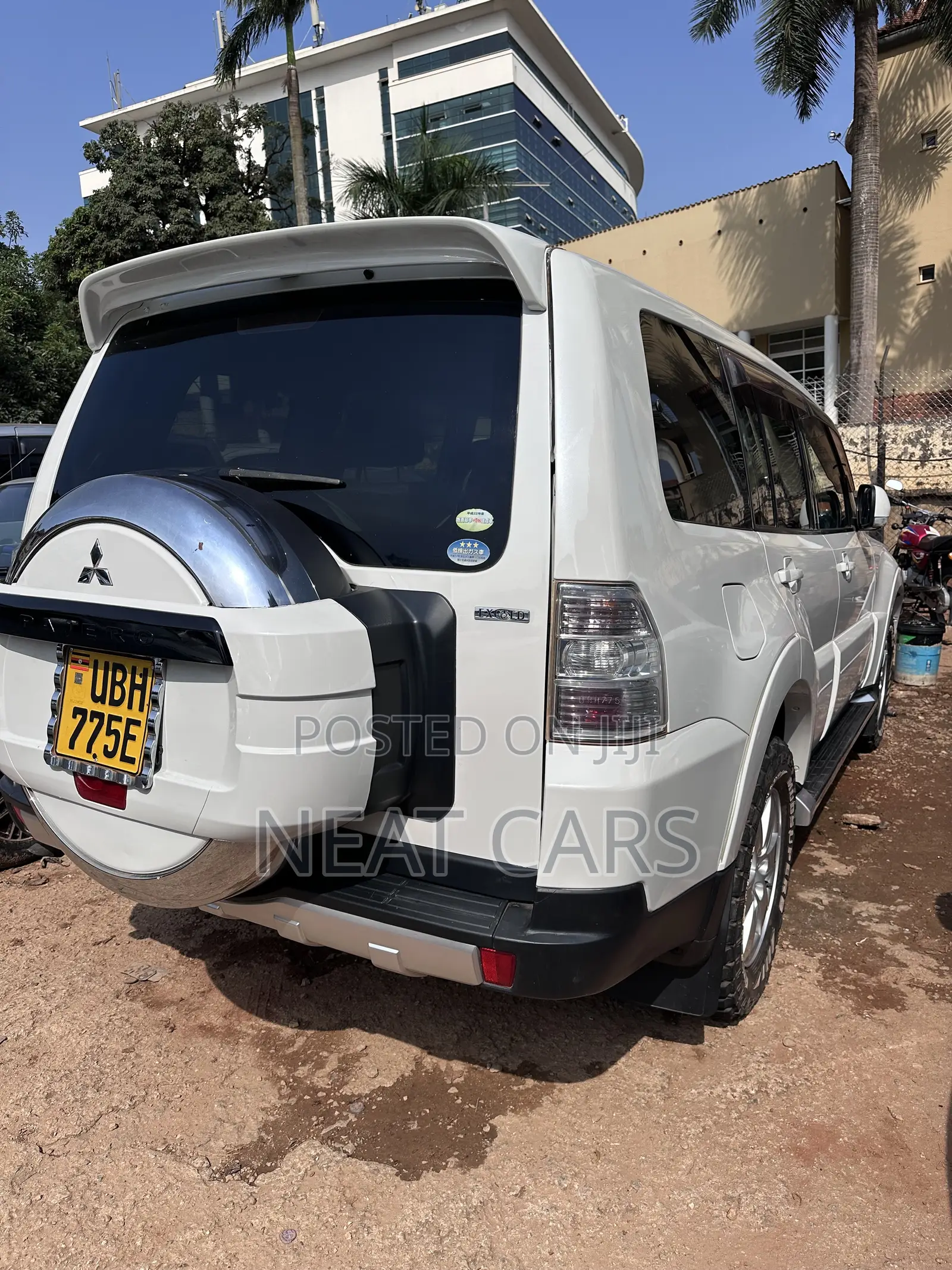 Mitsubishi Pajero 2009 White
