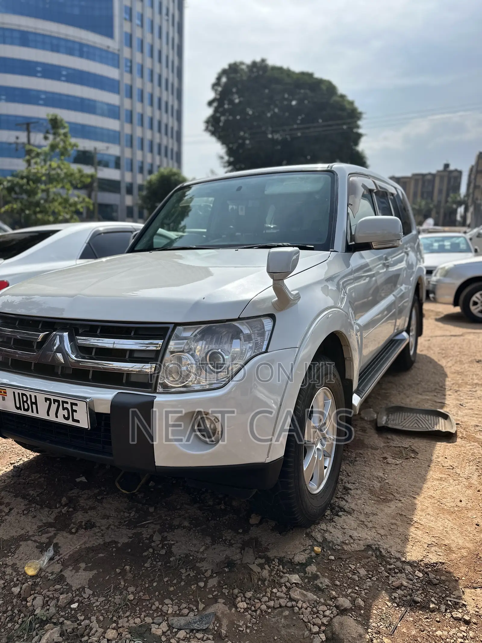 Mitsubishi Pajero 2009 White