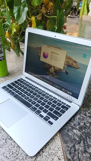 Laptop Apple MacBook 2017 8GB Intel Core i7 HDD+SSD 256GB