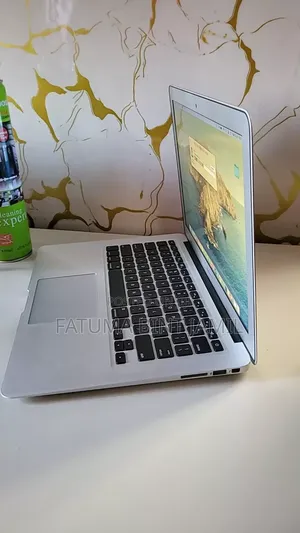 Laptop Apple MacBook 2017 8GB Intel Core i7 HDD+SSD 256GB