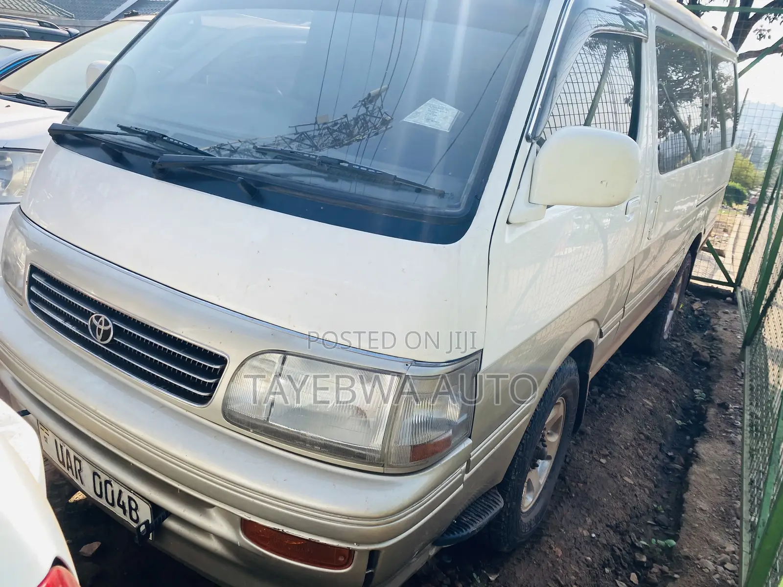 Toyota HiAce 2002 White