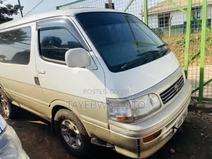 Toyota HiAce 2002 White