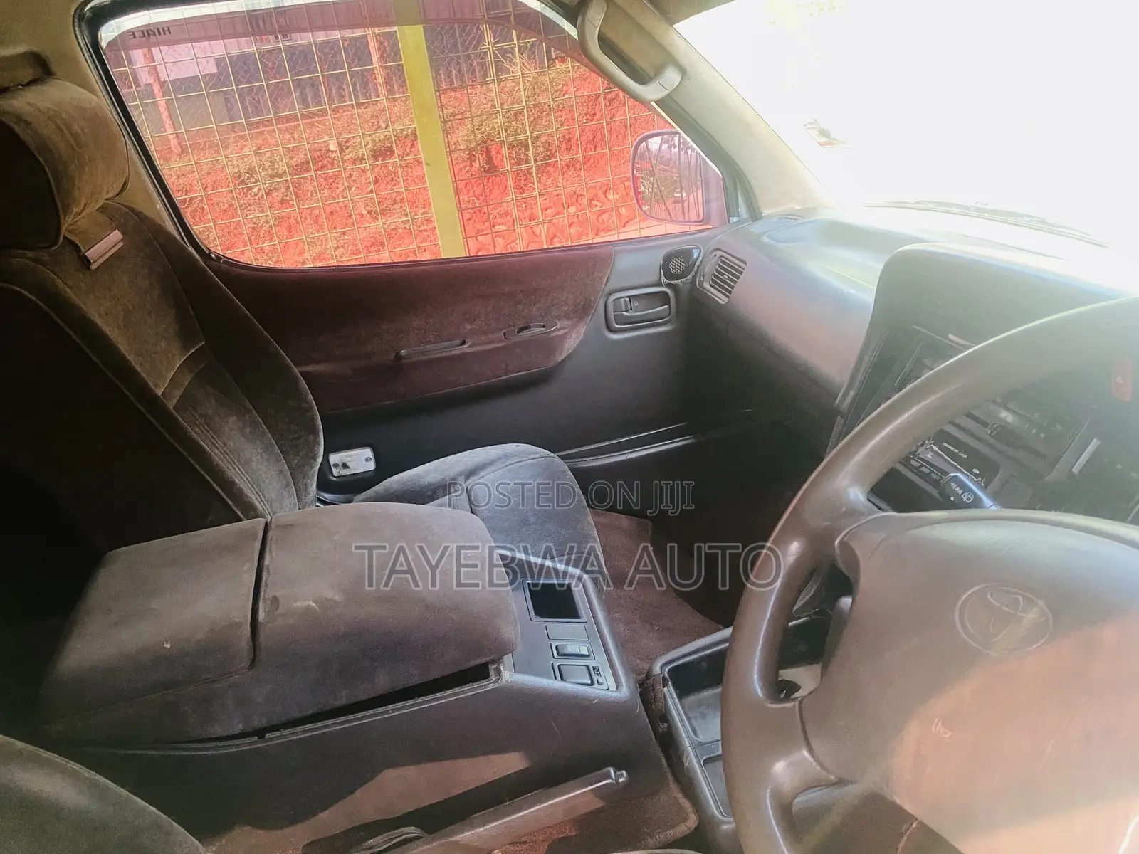 Toyota HiAce 2002 White