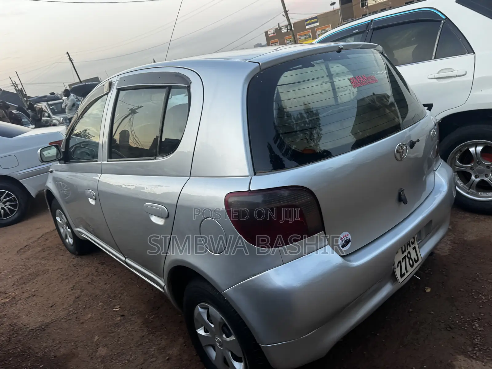 Toyota Vitz 2000 Silver