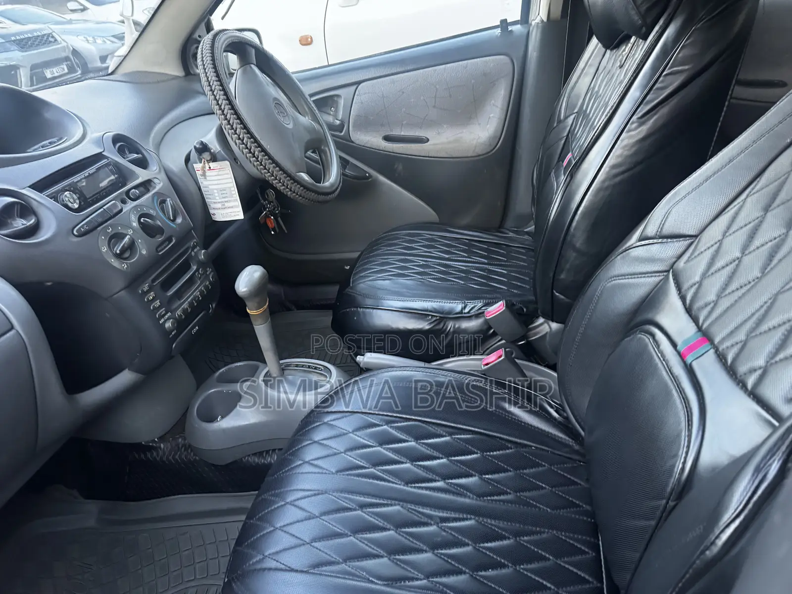Toyota Vitz 2000 Silver