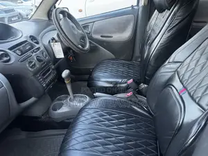 Toyota Vitz 2000 Silver