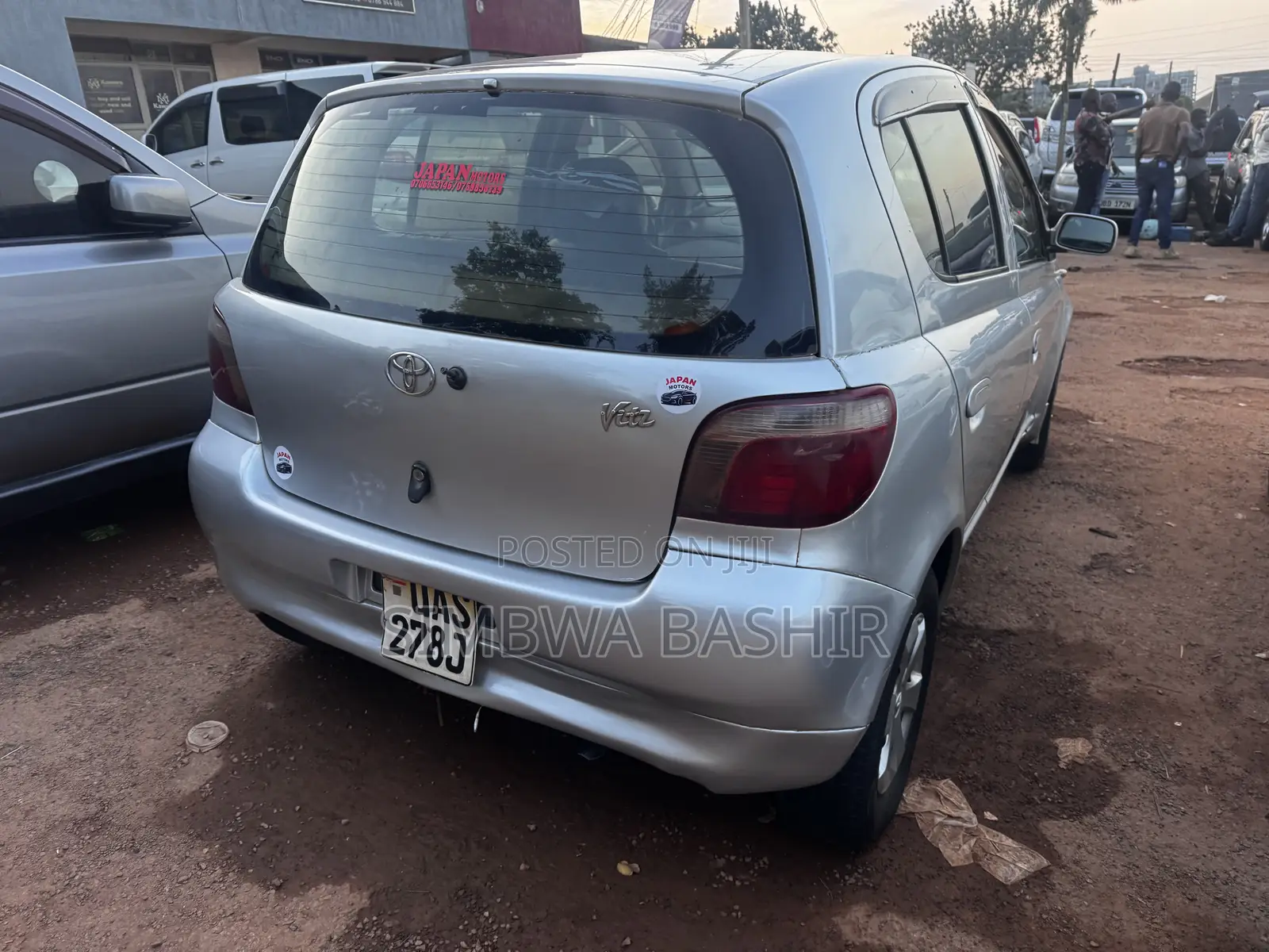 Toyota Vitz 2000 Silver