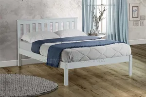 4 by 6 White Quincy Bed