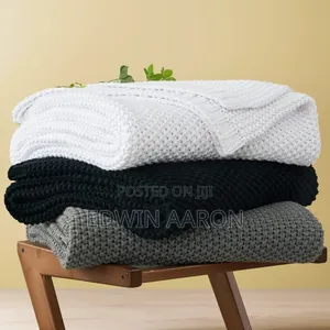 Textured Knitted Throw Blanket With Tassels