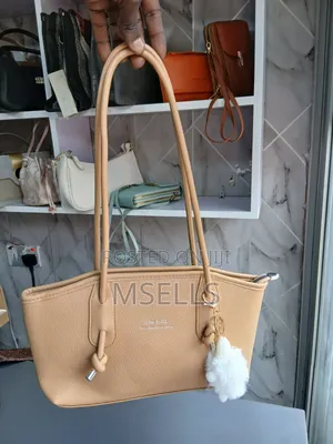 Elongated Shoulder Bag (Beige)