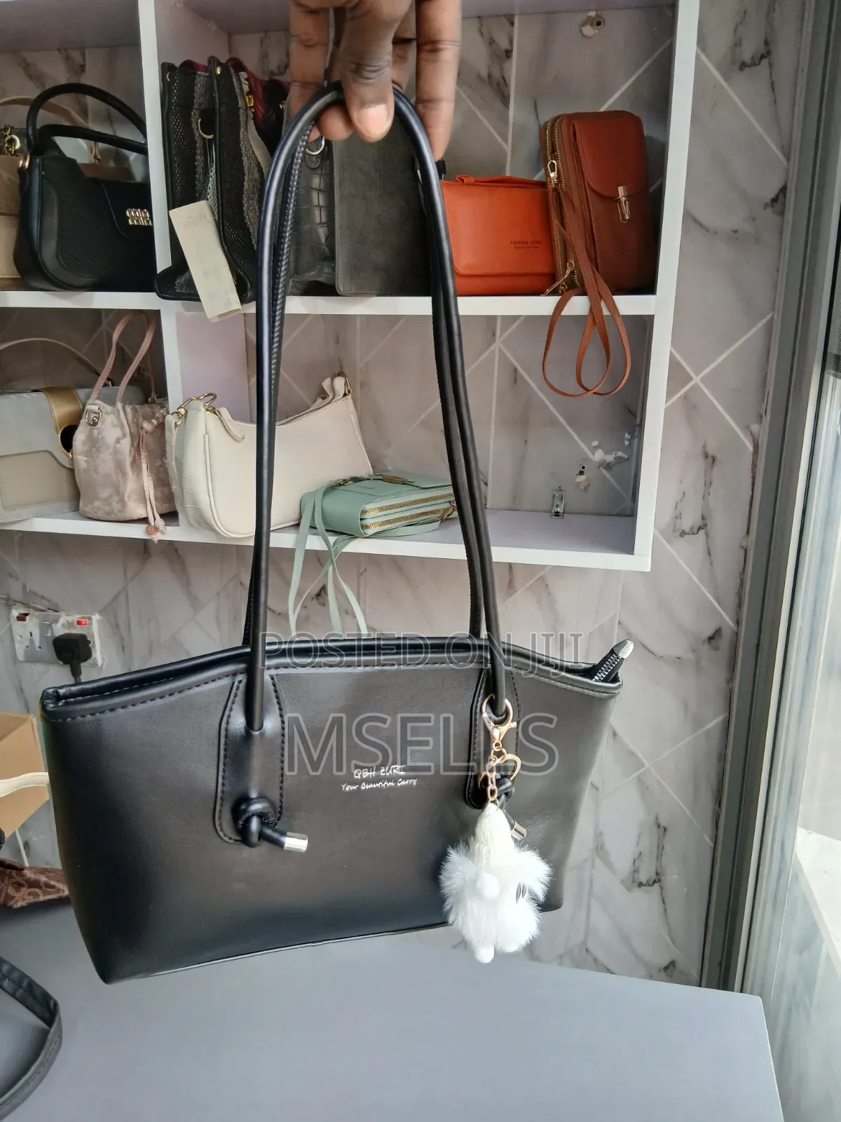 Elongated Shoulder Bag (Black)