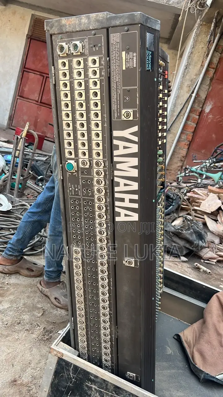 YAMAHA Amplified Dj Mixer