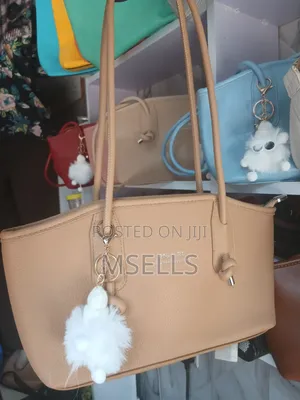 Elongated Shoulder Bag (Coral)