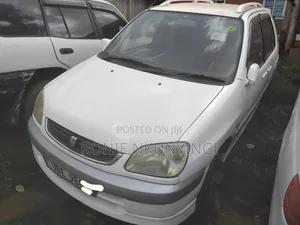 Toyota Raum 2000 White