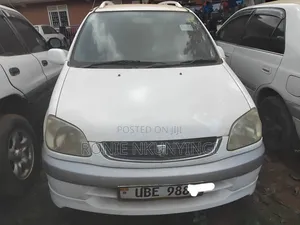 Toyota Raum 2000 White