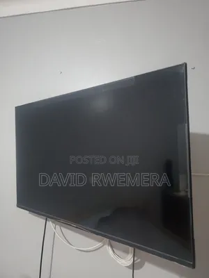 Chiq 43" Smart TV With Dynamic Wall Stand