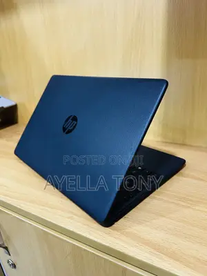 New Laptop HP 250 G8 8GB Intel Core i5 SSD 256GB