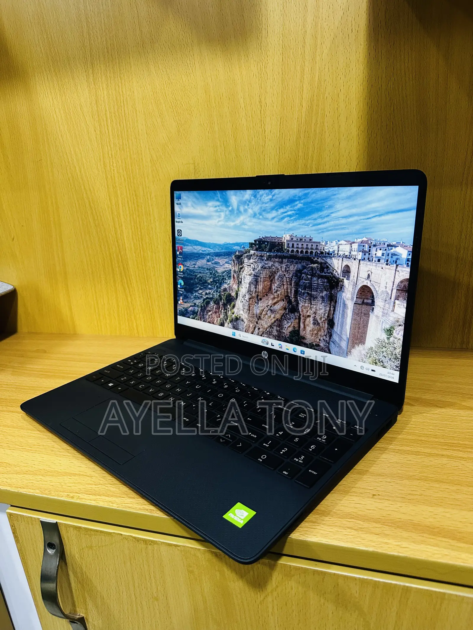 New Laptop HP 250 G8 8GB Intel Core i5 SSD 256GB