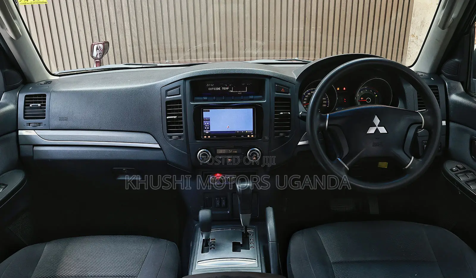 Mitsubishi Pajero 2011 Red
