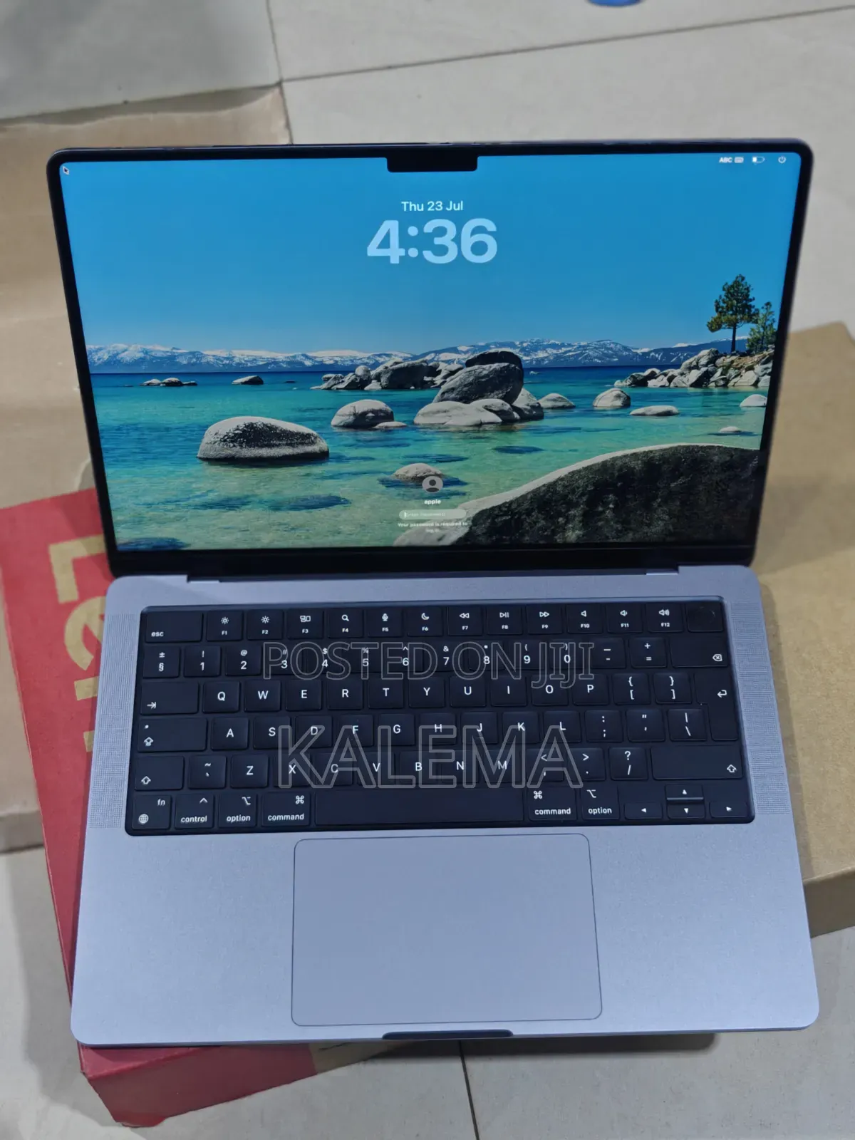 Laptop Apple MacBook Pro 2022 M2 32GB Apple M2 SSD 512GB