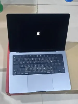 Laptop Apple MacBook Pro 2022 M2 32GB Apple M2 SSD 512GB