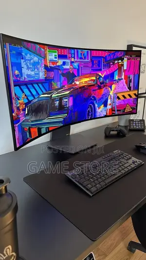 Brand New Samsung Curved Monitors Make Your Landlord Forget Rent