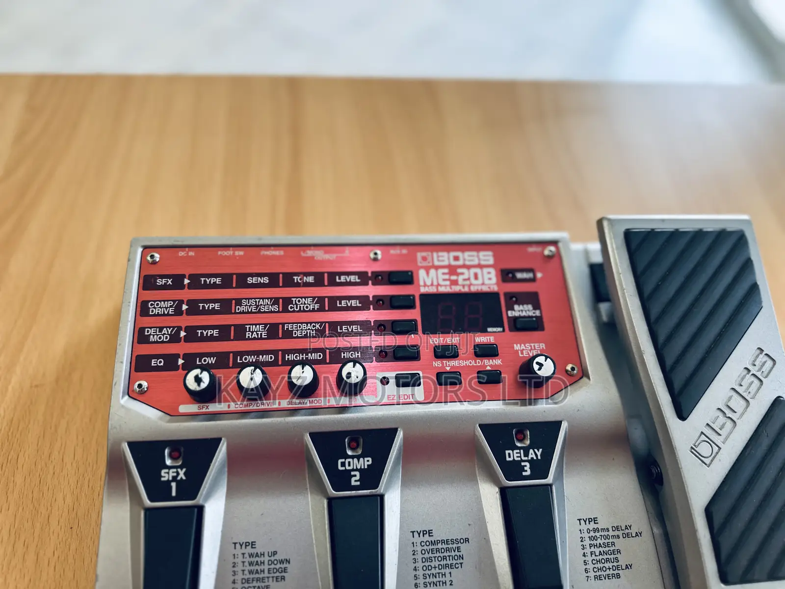 Boss ME 20b Bass Guitar Effects Pedal