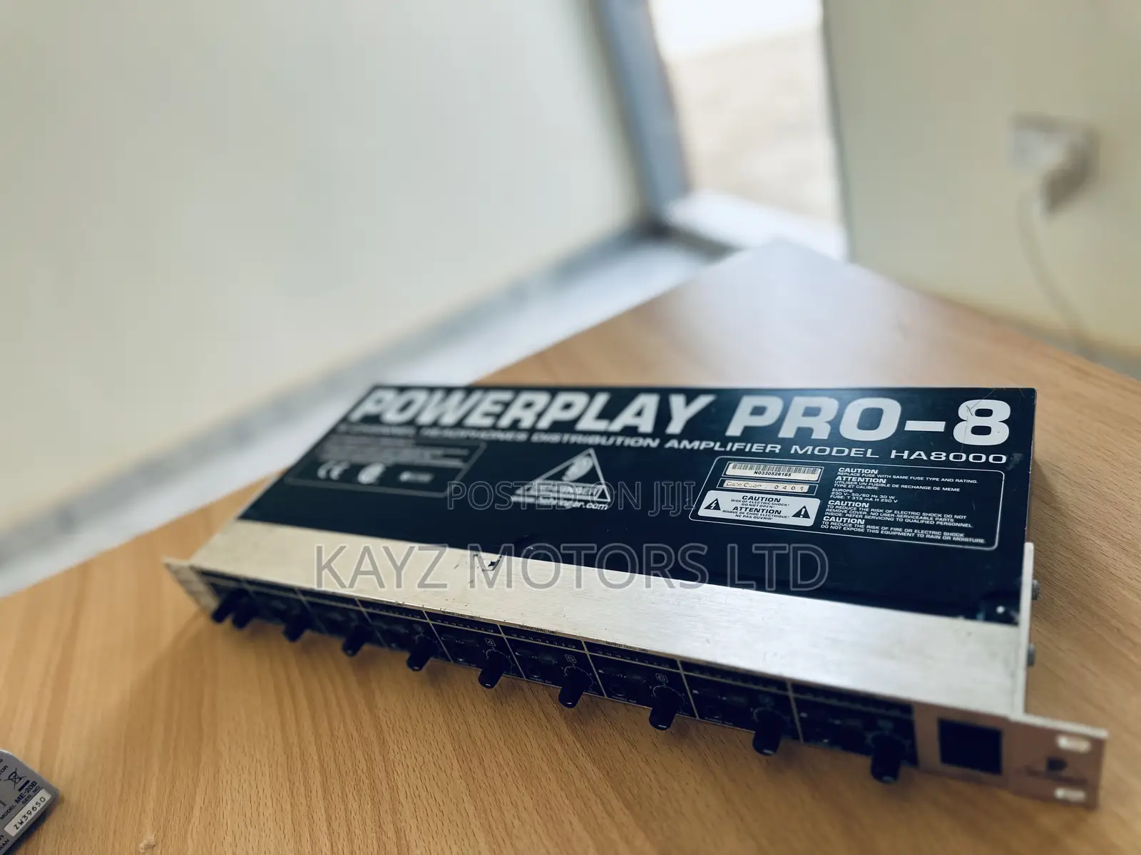 Behringer Power Play Headphone Amp