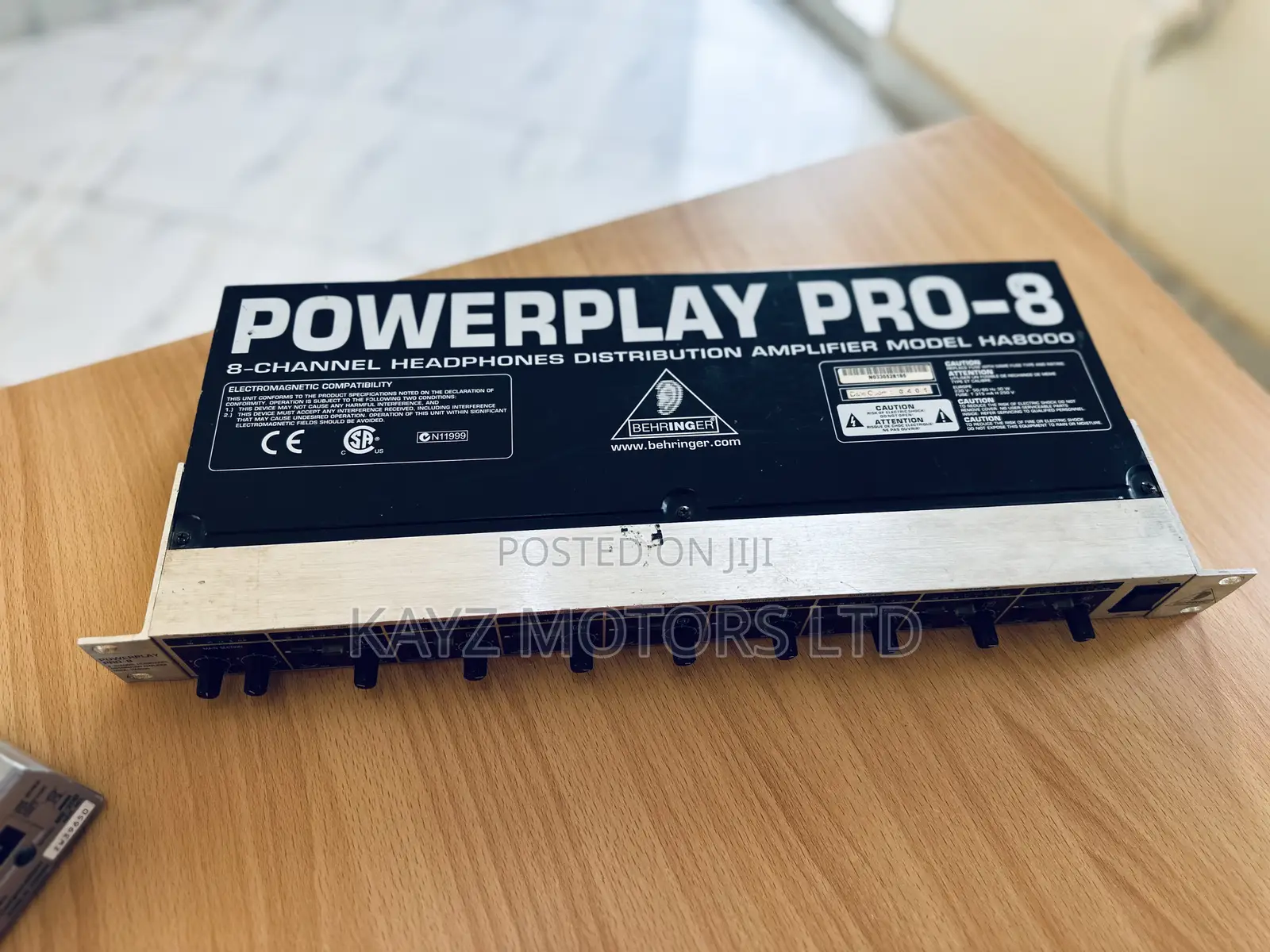 Behringer Power Play Headphone Amp
