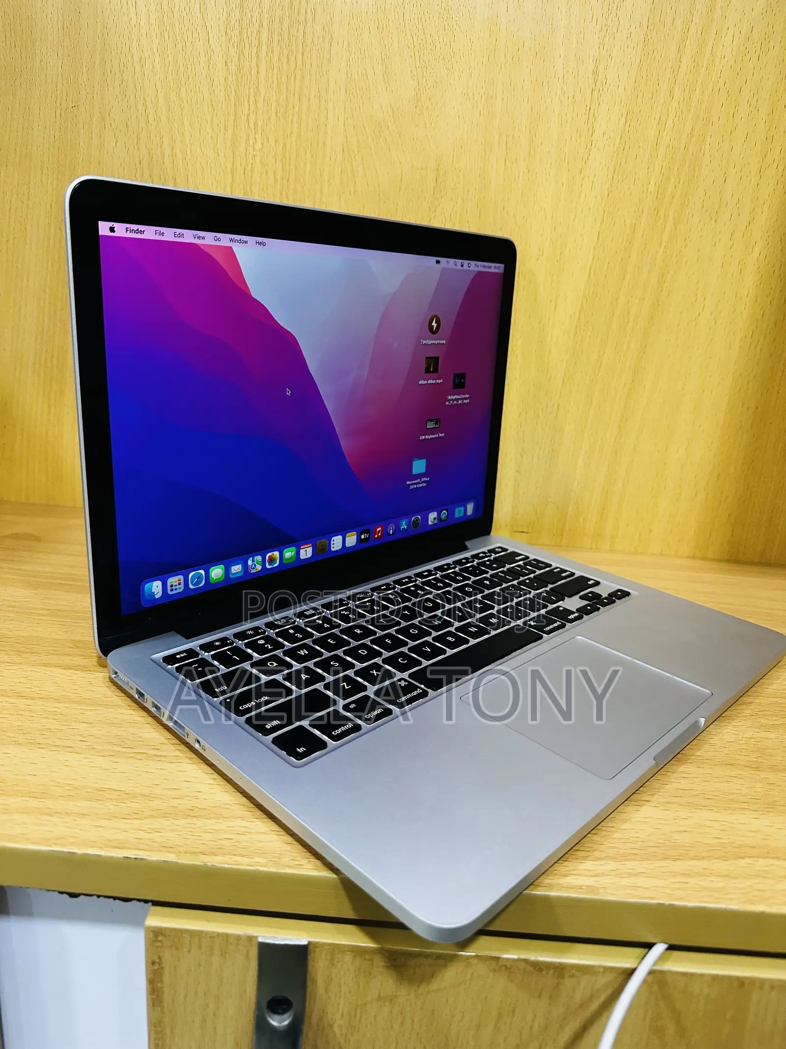 New Laptop Apple MacBook Pro 2015 16GB Intel Core i5 SSD 256GB