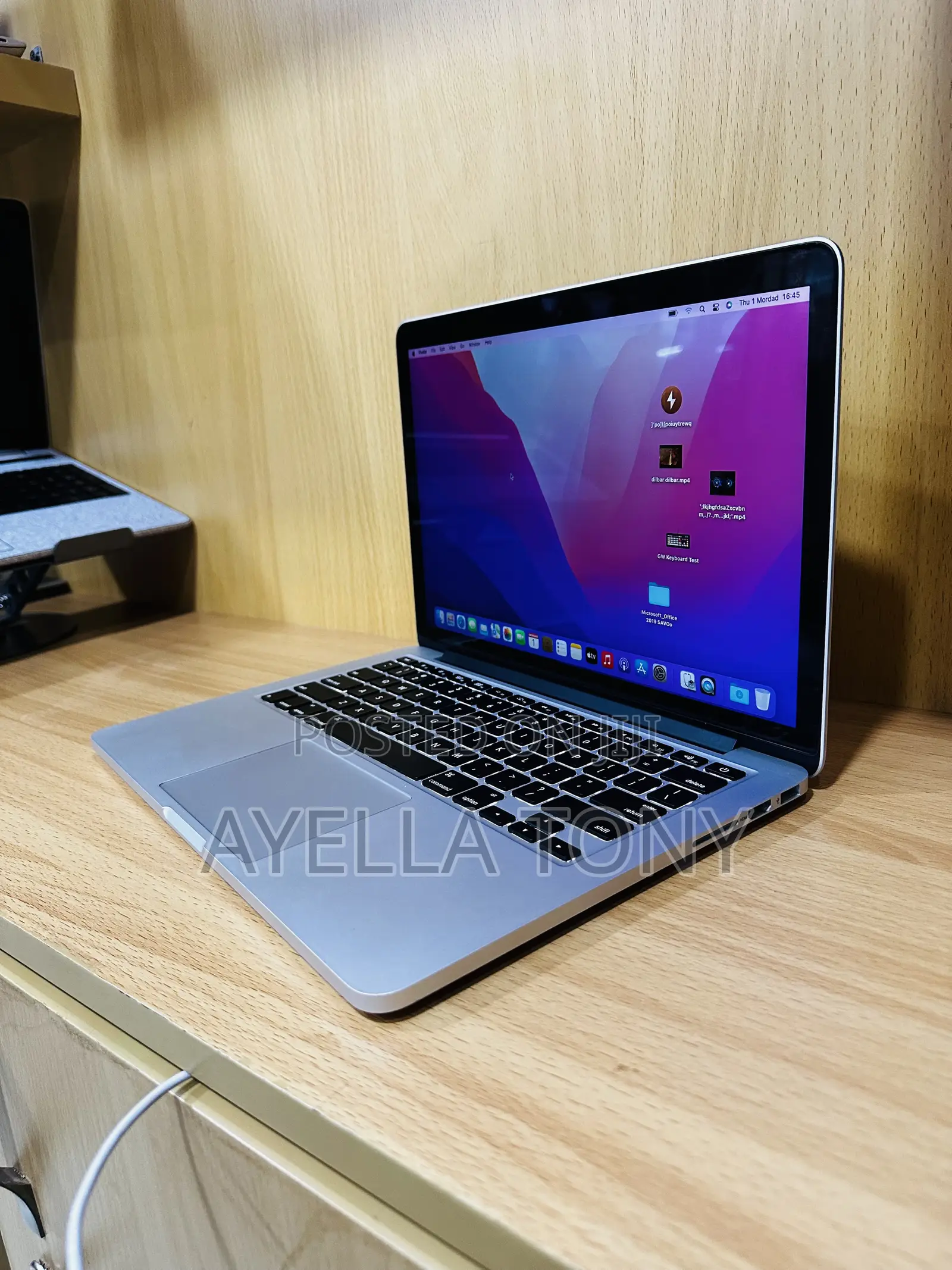 New Laptop Apple MacBook Pro 2015 16GB Intel Core i5 SSD 256GB