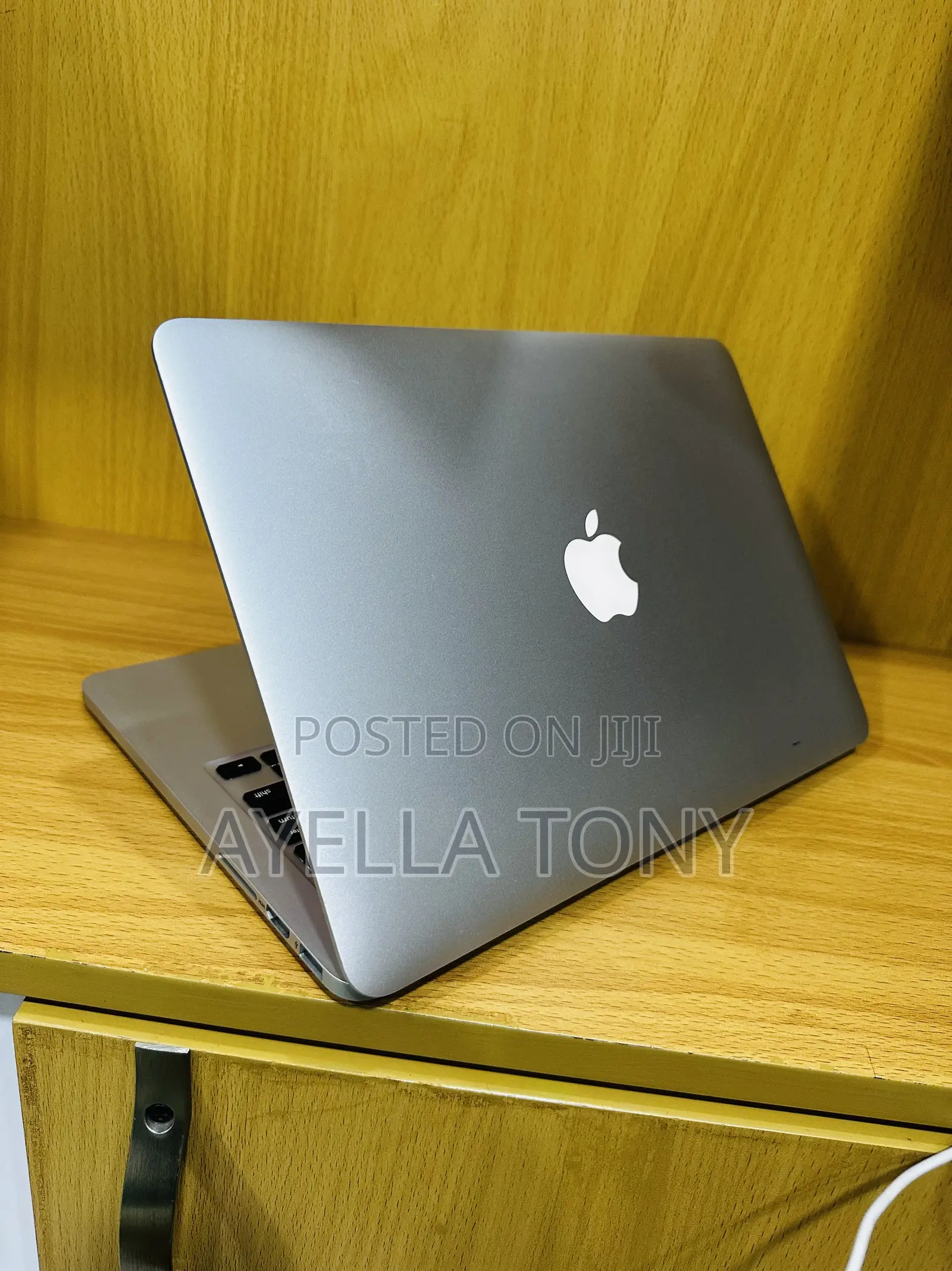 New Laptop Apple MacBook Pro 2015 16GB Intel Core i5 SSD 256GB